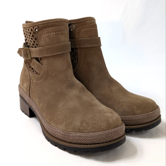 Sold - The Original Muck Boot - Picture 10 of 12